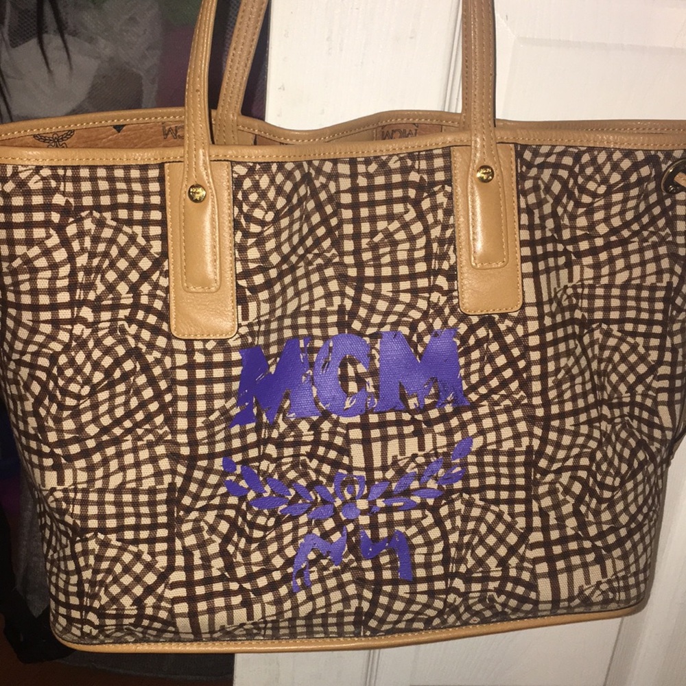 MCM “LIZ” reversible tote ! Negotiable!